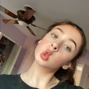 Meet your Posher, Eva